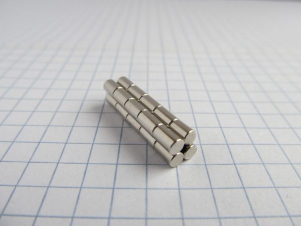 (térmek) Neodímium hengermágnes 3x5 mm -
  N38