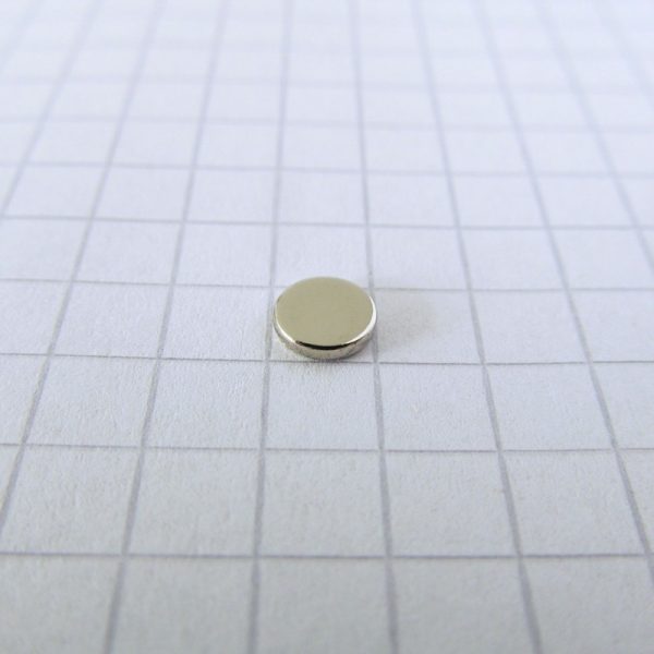 (térmek) Neodímium korongmágnes 5x1 mm -
  N45