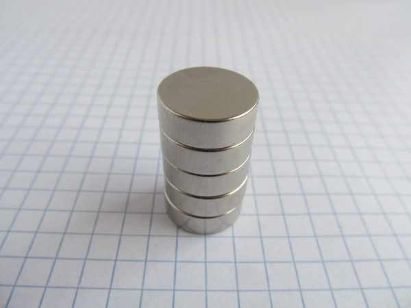 (térmek) Neodímium korongmágnes 15x5 mm -
  N40