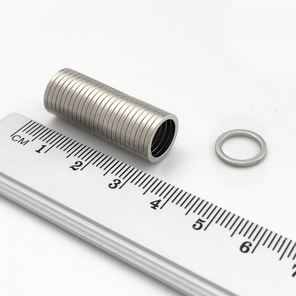 (térmek) Neodímium mágnes gyűrű 12-9x1 mm
  - N38