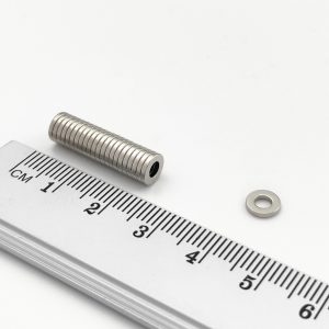 (térmek) Neodímium mágnes gyűrű 6-3x1 mm
  - N38