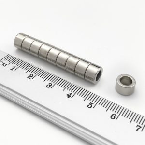 (térmek) Neodímium mágnes gyűrű 8-5x5 mm
  - N38
