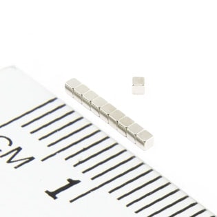 (térmek) Neodímium mágnes kocka 1x1x1 mm
  - N52