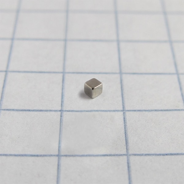 (térmek) Neodímium mágnes kocka 1x1x1 mm
  - N52