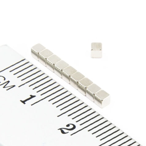 (térmek) Neodímium mágnes kocka 2x2x2 mm
  - N38