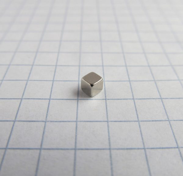 (térmek) Neodímium mágnes kocka 3x3x3 mm
  - N52