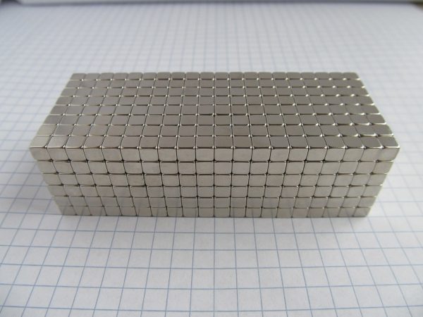 (térmek) Neodímium mágnes kocka 4x4x4 mm
  - N42