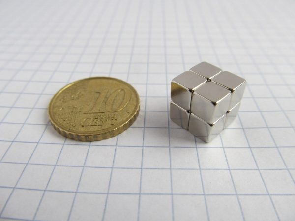 (térmek) Neodímium mágnes kocka 5x5x5 mm
  - N35