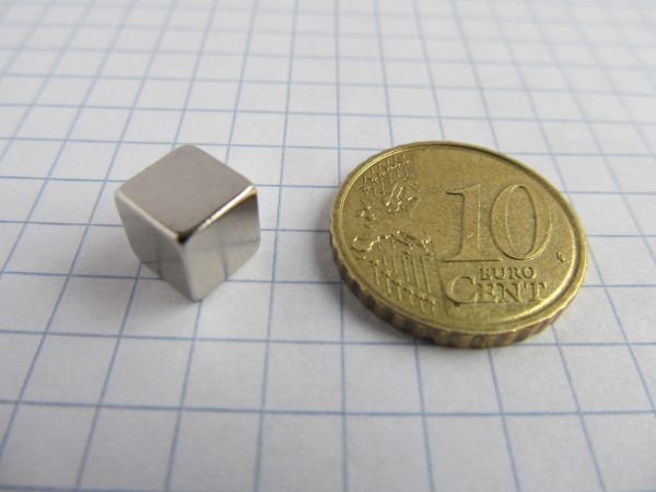 (térmek) Neodímium mágnes kocka 7x7x7 mm
  - N52