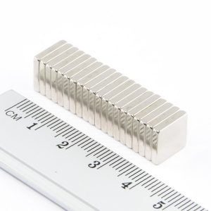 (térmek) Neodímium mágnes téglatest
  10x10x2 mm - N38