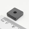 (térmek) Neodímium mágnes téglatest
 15x15x5 mm lyukkal (déli pólus a lyukas oldalon), epoxy - N42