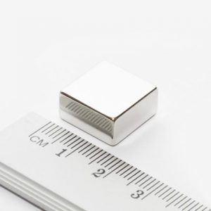 (térmek) Neodímium mágnes téglatest
  15x15x8 mm - N38