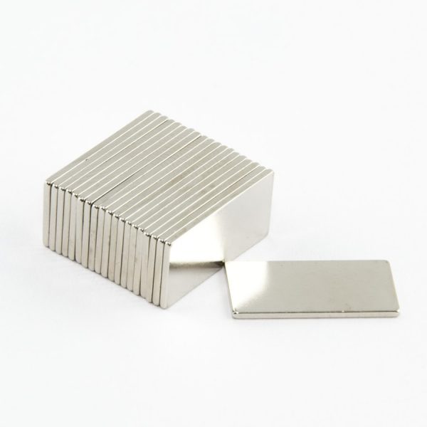 (térmek) Neodímium mágnes téglatest
  20x10x1 mm - N38