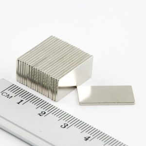 (térmek) Neodímium mágnes téglatest
  20x10x1 mm - N38