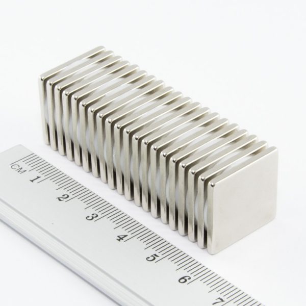 (térmek) Neodímium mágnes téglatest
  20x20x2 mm - N38