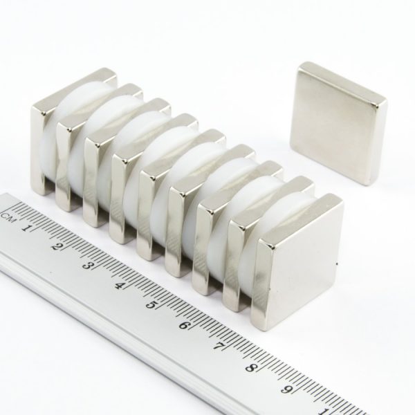 (térmek) Neodímium mágnes téglatest
  25x25x5 mm - N38