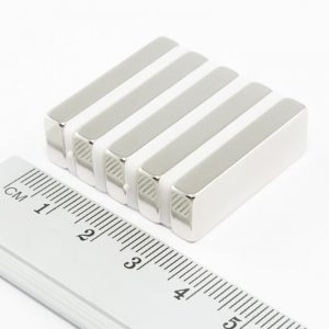 (térmek) Neodímium mágnes téglatest
  30x10x5 mm - N38