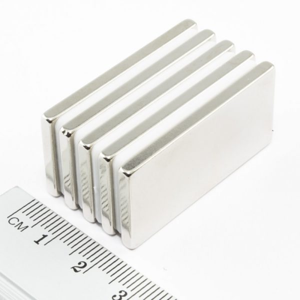 (térmek) Neodímium mágnes téglatest
  40x20x3 mm - N38