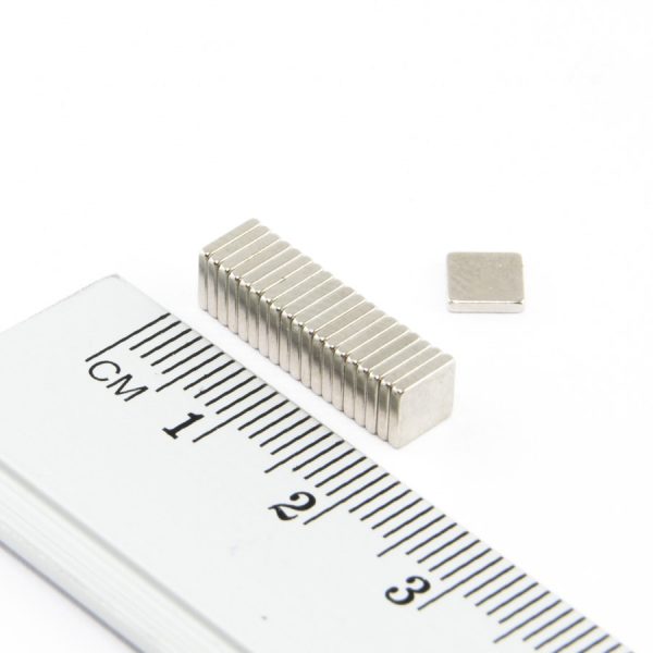 (térmek) Neodímium mágnes téglatest 5x5x1
  mm - N38