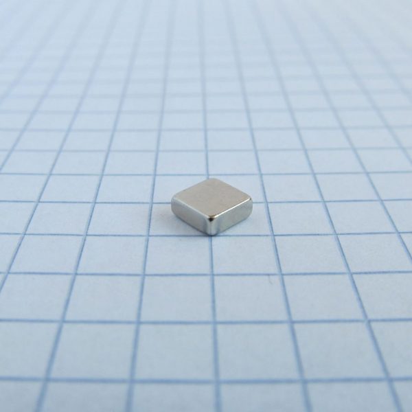 (térmek) Neodímium mágnes téglatest 5x5x2
  mm - N38