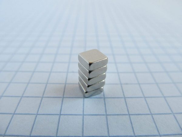 (térmek) Neodímium mágnes téglatest 5x5x2
  mm - N38