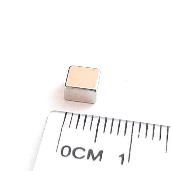 (térmek) Neodímium mágnes téglatest 5x5x3
  mm - N52