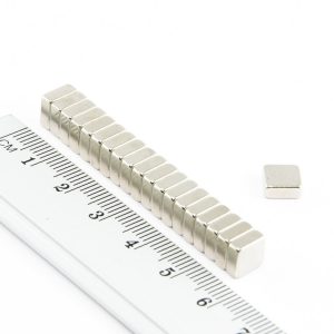 (térmek) Neodímium mágnes téglatest 7x7x3
  mm - N38