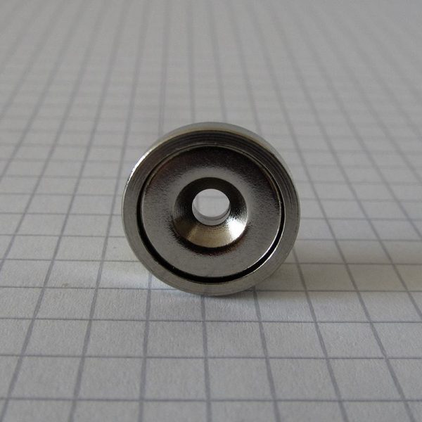 (térmek) Pot mágnes csavarlyukkal 16x5 mm
  - N38