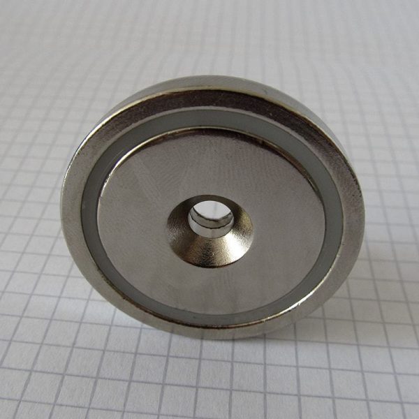 (térmek) Pot mágnes csavarlyukkal 48x11,5
  mm