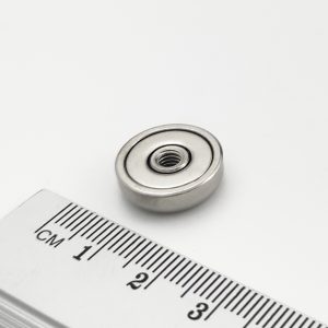 (térmek) Pot mágnes az egész mágnesen
  áthaladó menettel 16x5 mm