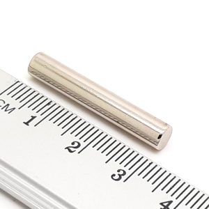 Neodímium hengermágnes 5x30 mm (átmérő irányában mágnesezett) - N48