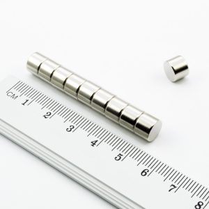Neodímium mágneses henger 8x6 mm