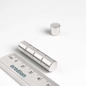 Neodímium hengermágnes 10×10 mm