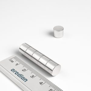 Neodímium hengermágnes 10×8 mm