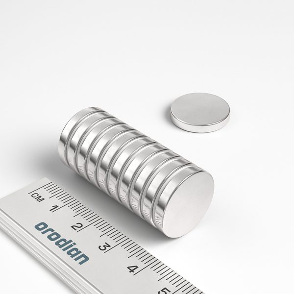 Neodímium hengermágnes 18×3 mm