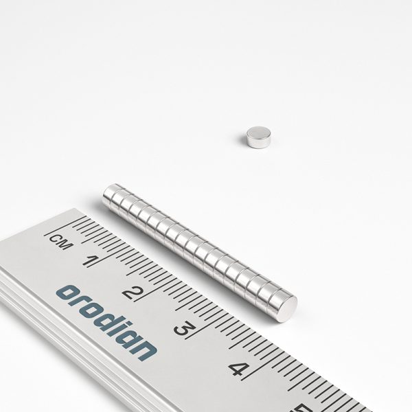 Neodímium hengermágnes 4×2 mm