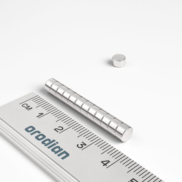 Neodímium hengermágnes 5×3 mm