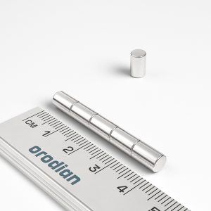 Neodímium hengermágnes 5×8 mm
