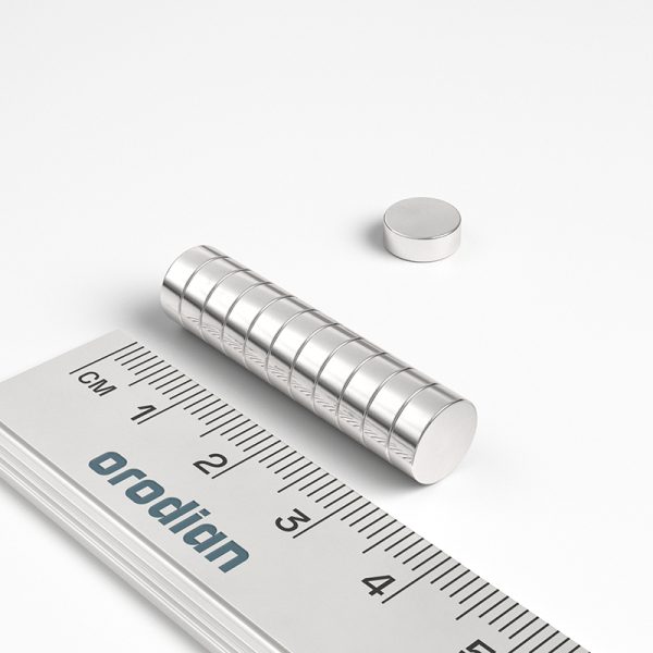 Neodímium hengermágnes 8×3 mm